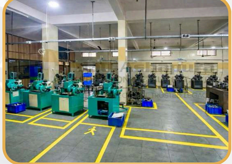 Turning and machining floor at the manufacturing facility